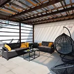 דירה Stylish Penthouses Featuring A Terrace In *