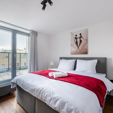 Апартаменты Stylish Penthouses Featuring A Terrace In Прага
