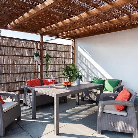 Апартаменты Stylish Penthouses Featuring A Terrace In *