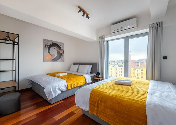 Апартаменты Stylish Penthouses Featuring A Terrace In Прага