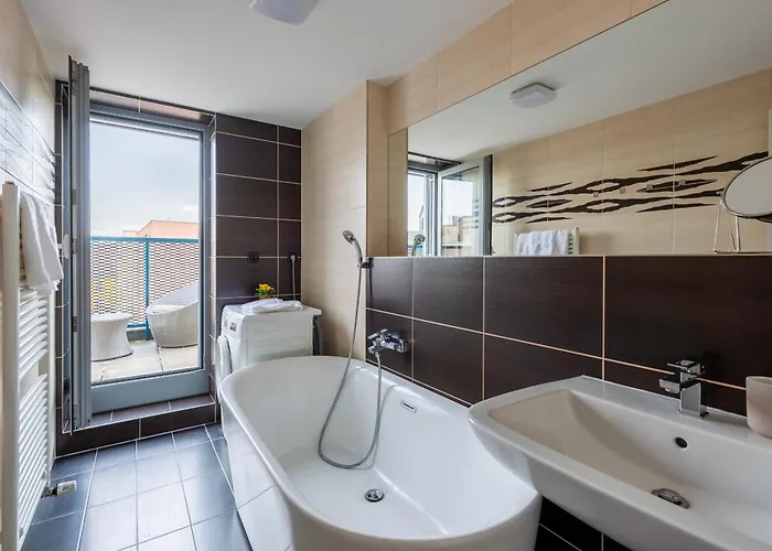 Апартаменты Stylish Penthouses Featuring A Terrace In Прага
