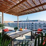 Stylish Penthouses Featuring A Terrace In Apartmán Praha