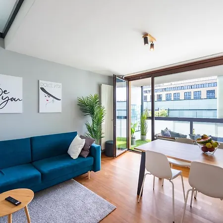 With 4 Bedrooms Praga
