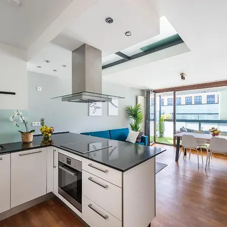 With 4 Bedrooms * 布拉格