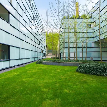 With 4 Bedrooms Daire Prag