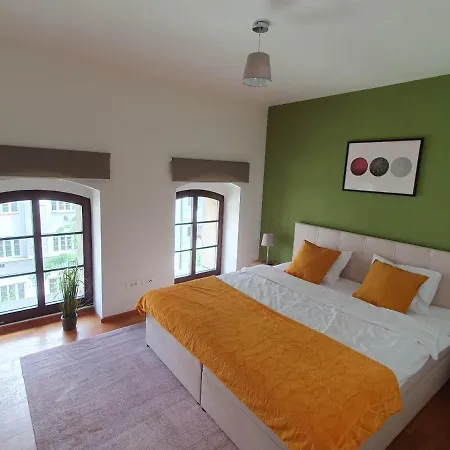 With 4 Bedrooms Daire *