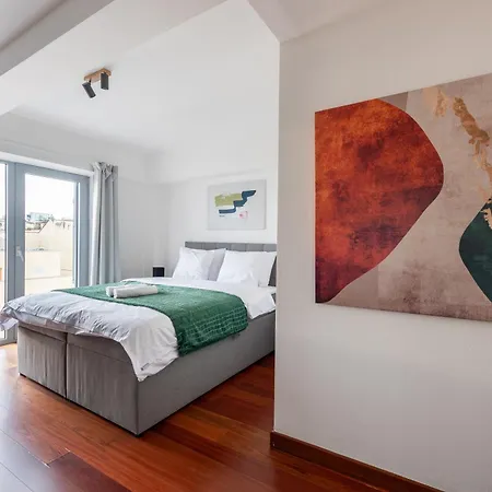 Stylish Penthouses Featuring A Terrace In Apartament *