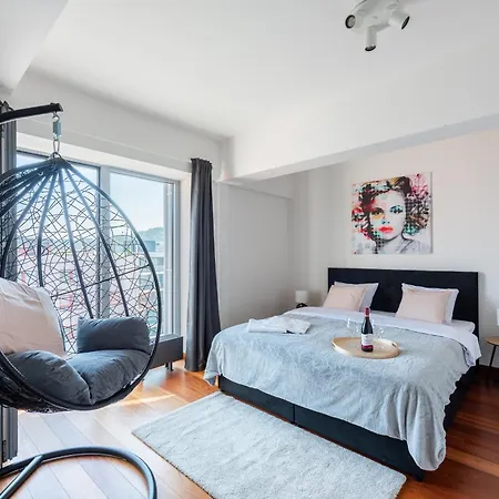 Apartment Stylish Penthouses Featuring A Terrace In