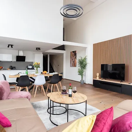 Comfort 3br Penthouses I Featuring A Terrace In I Metro *