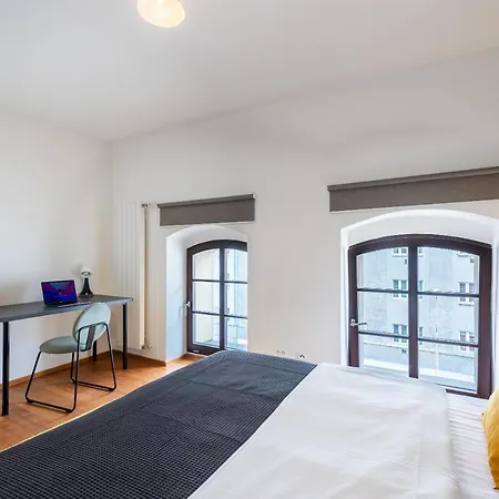 Апартаменты With 4 Bedrooms *