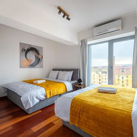 Apartamento Stylish Penthouses Featuring A Terrace In Praga