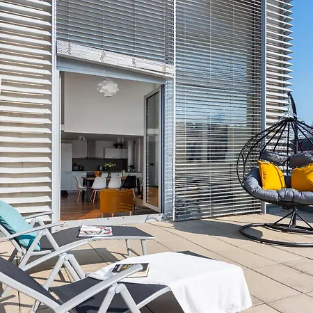 Apartamento Stylish Penthouses Featuring A Terrace In Praga